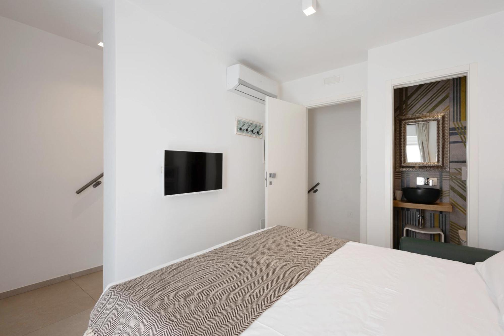 Wepuglia - Vista Cattedrale Hotel Monopoli Luaran gambar